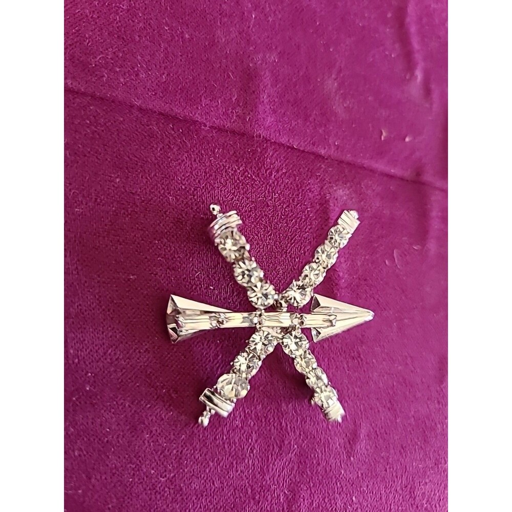 Brooch Arrow Rhinestones Clear Transparent Colorless 1 1/4" - Picture 3 of 7